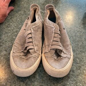 Blowfish slip on sneakers grey size 7.5